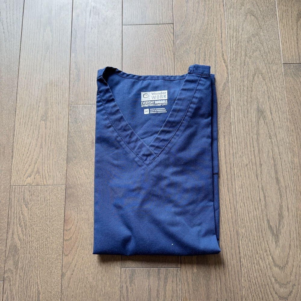 NAVY BLUE WONDERWINK WONDERWORK SCRUBS SHIRT